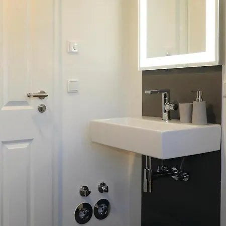 Apartamento 1 Bedroom Stunning In *